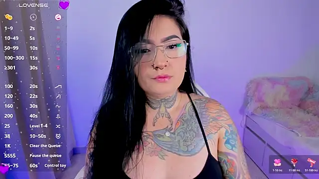 Snapshot of heeyy_kitty chatting on April 30, 2026, 2:23 pm heeyy kitty online show from April 30, 2026, 2:23 pm