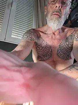 XXX666HEIL online show from July 26, 2026, 5:42 pm