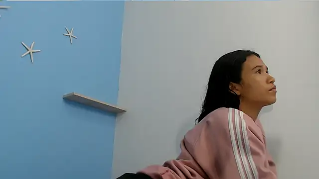 zoecute5817 online show from May 28, 2026, 1:36 am