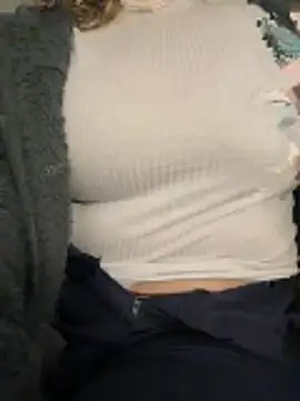 Snapshot of Iza1609 chatting on March 3, 2026, 9:53 pm Iza1609 online show from March 3, 2026, 9:53 pm