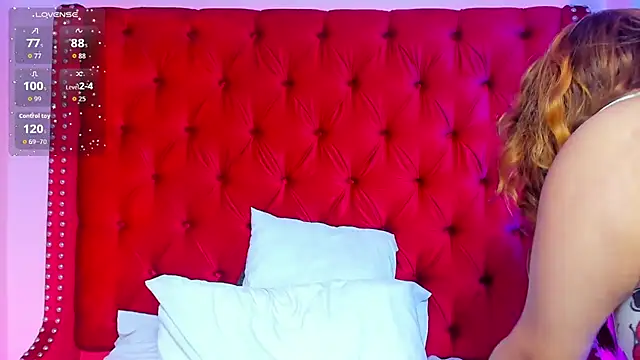 SunnyHoney  online show from June 9, 2026, 12:17 pm
