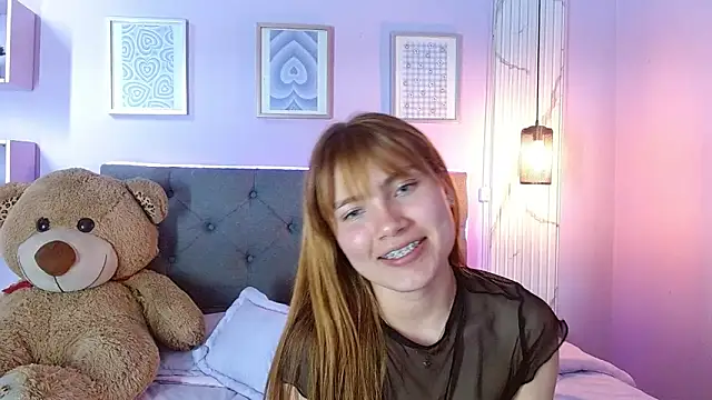 Snapshot of Celeste__London chatting on May 7, 2026, 6:24 pm Celeste London online show from May 7, 2026, 6:24 pm