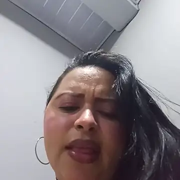 violetapeeveet online show from May 3, 2026, 6:52 am
