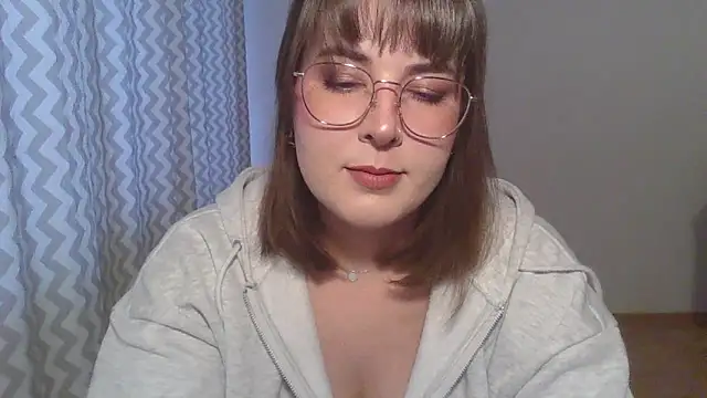 Snapshot of ClaraHard chatting on June 11, 2026, 6:17 pm ClaraHard online show from June 11, 2026, 6:17 pm