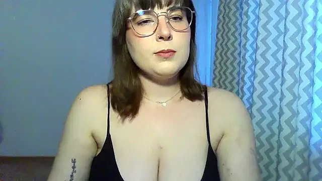 Snapshot of ClaraHard chatting on June 26, 2026, 6:23 pm ClaraHard online show from June 26, 2026, 6:23 pm
