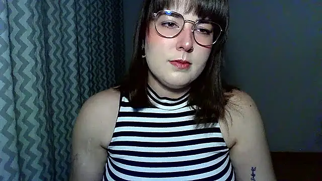 Snapshot of ClaraHard chatting on July 4, 2026, 8:26 pm ClaraHard online show from July 4, 2026, 8:26 pm