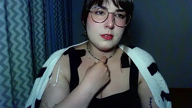 Snapshot of ClaraHard chatting on July 12, 2026, 6:43 pm ClaraHard online show from July 12, 2026, 6:43 pm