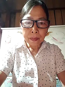 Snapshot of Sky-rain98 chatting on May 4, 2026, 9:00 pm Sky-rain98 online show from May 4, 2026, 9:00 pm