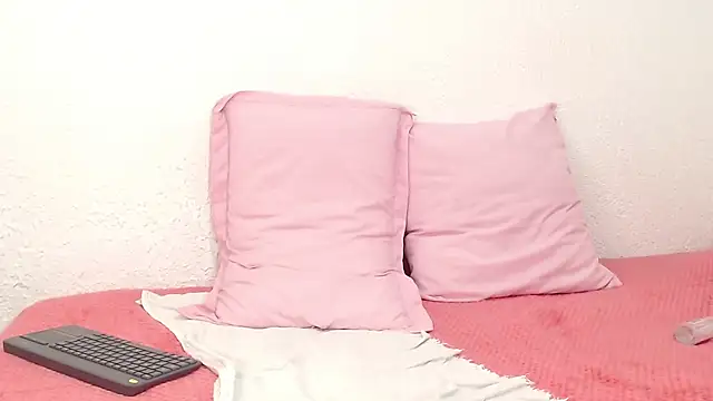 sexxylatinx1 online show from July 28, 2026, 8:52 pm