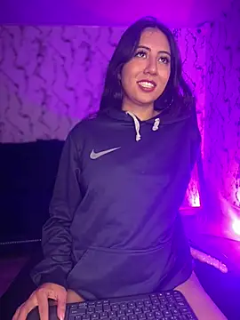 Lunaliaa  online show from March 28, 2026, 6:02 am