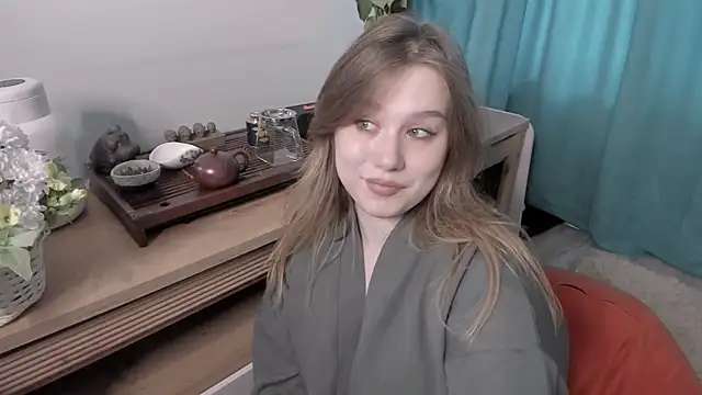 Snapshot of JennyHardy chatting on June 28, 2026, 2:01 pm JennyHardy online show from June 28, 2026, 2:01 pm