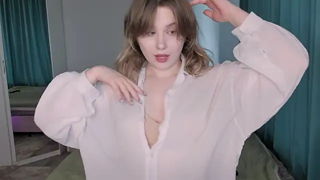 Snapshot of JennyHardy chatting on July 28, 2026, 2:13 pm JennyHardy online show from July 28, 2026, 2:13 pm