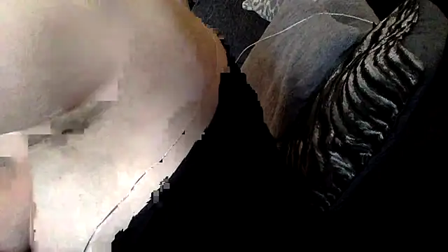 CurvyCatx online show from March 11, 2026, 9:15 am