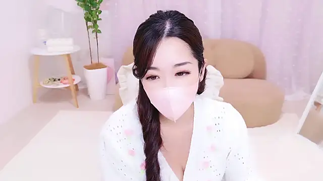 YURIKAsan  online show from April 21, 2026, 2:01 pm