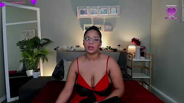 NaughtyTyra online show from April 20, 2026, 7:55 am