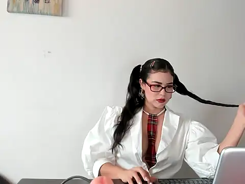 miakary online show from March 11, 2026, 3:40 pm