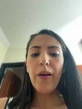 SamanthaWalker  online show from May 13, 2026, 1:08 pm