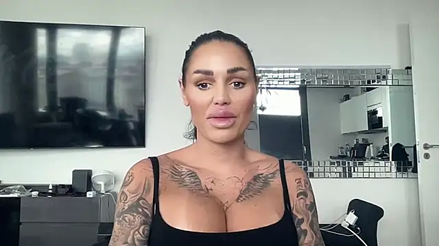 Snapshot of AMBER_HARD chatting on March 14, 2026, 1:16 pm AMBER HARD online show from March 14, 2026, 1:16 pm