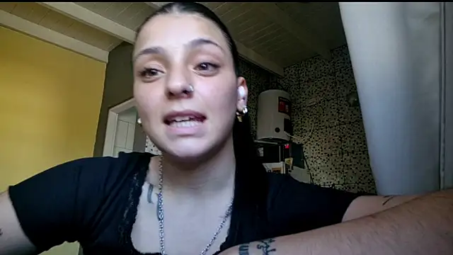 Snapshot of MargeretShala chatting on March 9, 2026, 7:40 pm MargeretShala online show from March 9, 2026, 7:40 pm