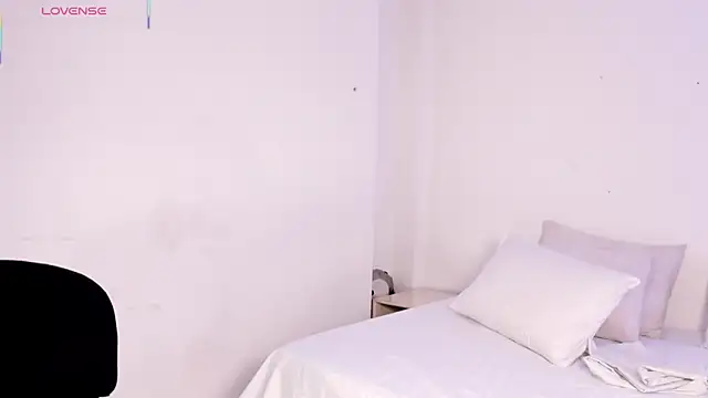 Eve-01 online show from April 28, 2026, 7:19 pm