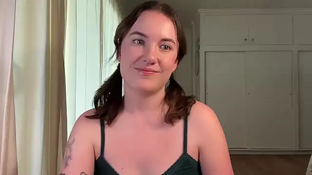 Snapshot of summerxo chatting on April 24, 2026, 12:57 am summerxo online show from April 24, 2026, 12:57 am