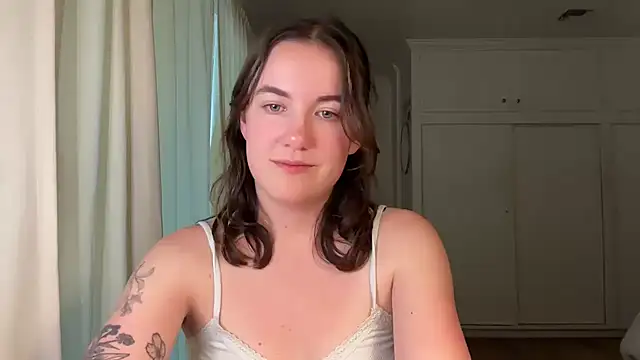 Snapshot of summerxo chatting on May 11, 2026, 2:06 am summerxo online show from May 11, 2026, 2:06 am