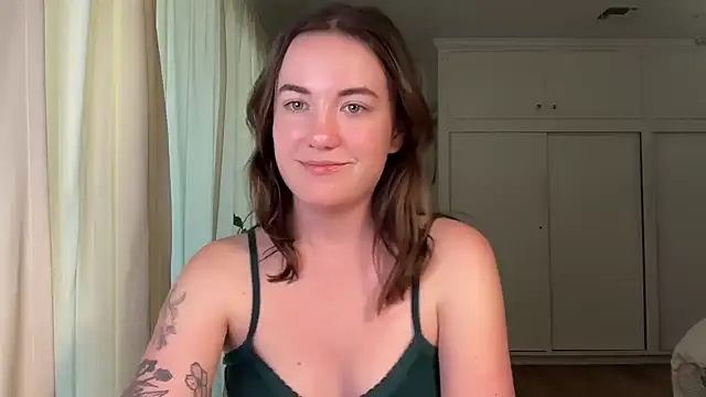 Snapshot of summerxo chatting on May 13, 2026, 1:47 am summerxo online show from May 13, 2026, 1:47 am