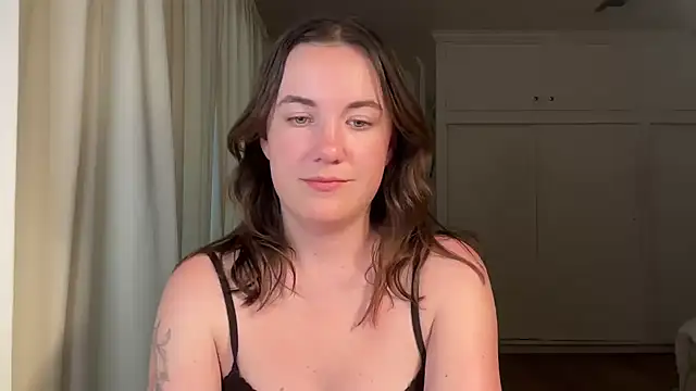 Snapshot of summerxo chatting on May 27, 2026, 2:30 am summerxo online show from May 27, 2026, 2:30 am