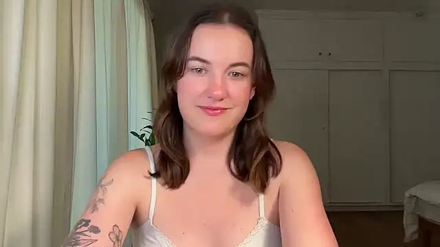 Snapshot of summerxo chatting on May 30, 2026, 2:19 am summerxo online show from May 30, 2026, 2:19 am