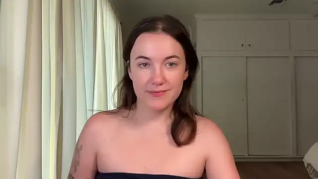Snapshot of summerxo chatting on June 4, 2026, 5:41 pm summerxo online show from June 4, 2026, 5:41 pm
