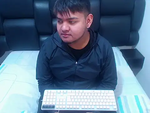 XNoahDeepThroatX online show from April 8, 2026, 12:49 pm