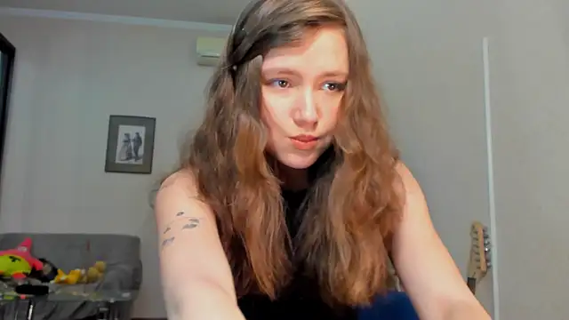 Snapshot of MaryannSofts chatting on April 10, 2026, 2:33 pm MaryannSofts online show from April 10, 2026, 2:33 pm