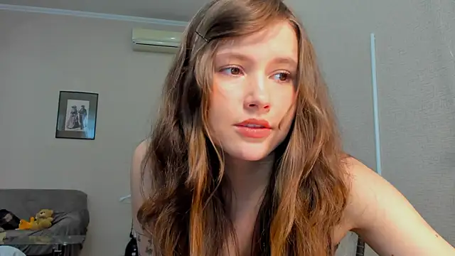 Snapshot of MaryannSofts chatting on April 17, 2026, 11:57 am MaryannSofts online show from April 17, 2026, 11:57 am