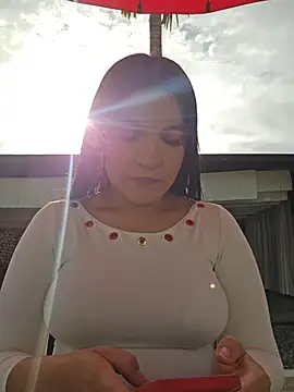Pretty Julieta online show from May 18, 2026, 9:09 pm
