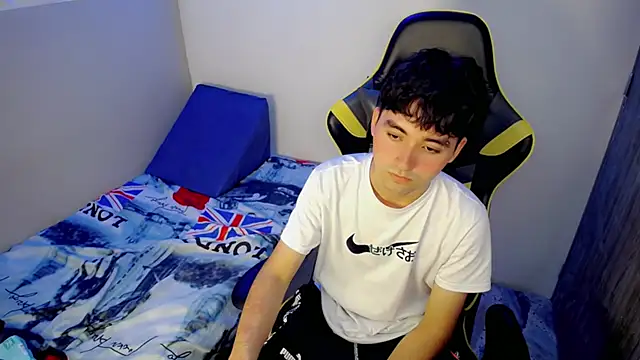 Luigii  online show from March 5, 2026, 3:02 am