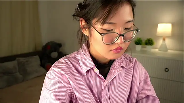 NelleMihalko online show from April 1, 2026, 1:41 pm