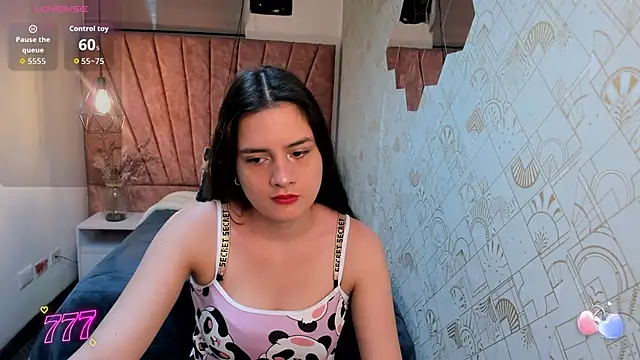 Zoe  Taylor   online show from March 15, 2026, 12:11 pm