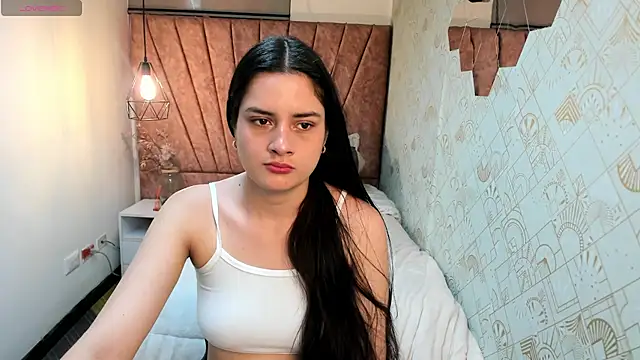 Zoe  Taylor   online show from April 23, 2026, 12:15 pm