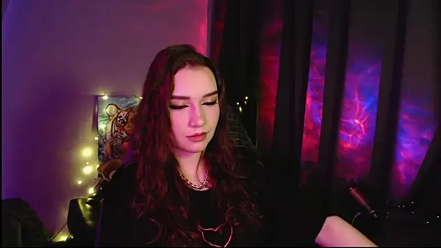 Snapshot of Celia_Sensual_ chatting on April 21, 2026, 7:39 pm Celia Sensual online show from April 21, 2026, 7:39 pm