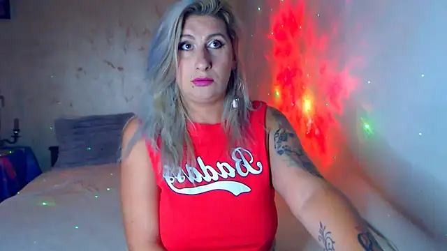 LilLux online show from July 28, 2026, 8:01 pm