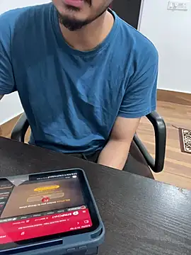 shubhfuckmw online show from April 17, 2026, 1:03 pm