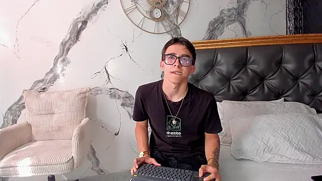 TylerCross  online show from March 16, 2026, 8:24 pm