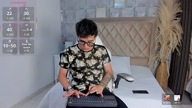 TylerCross  online show from March 31, 2026, 8:31 pm