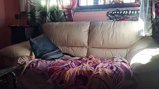 bellad0nna online show from March 31, 2026, 8:15 am