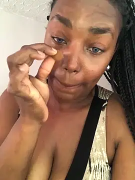 almaseductora online show from April 21, 2026, 8:34 pm