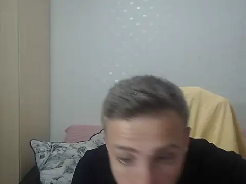 BlondEagleMuscle online show from April 5, 2026, 9:12 pm