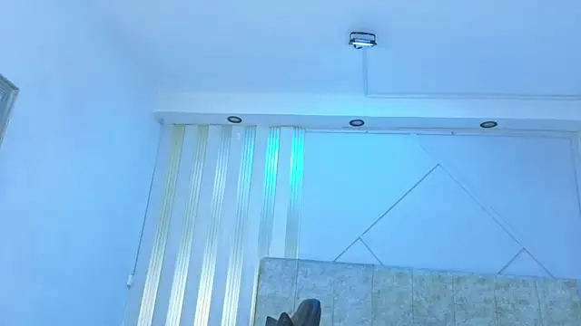 j belle  online show from April 19, 2026, 6:10 pm