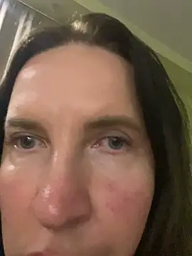 Snapshot of TeraGold46 chatting on April 17, 2026, 6:22 pm TeraGold46 online show from April 17, 2026, 6:22 pm