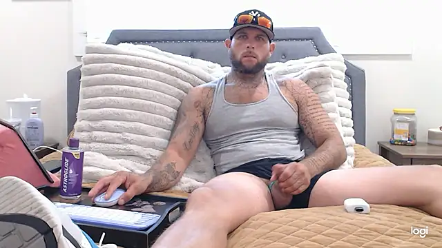 SecretsNextDoor online show from May 8, 2026, 6:46 pm