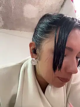 Marianaxc online show from April 29, 2026, 2:54 pm